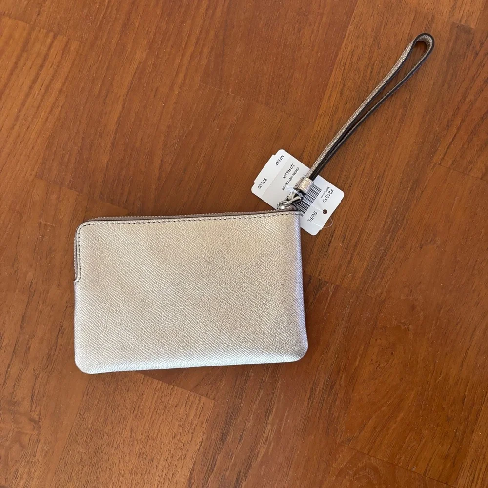 NWT Coach F21070 Corner Zip Wristlet Metallic Crossgrain Leather Platinum Silver - Picture 4 of 8
